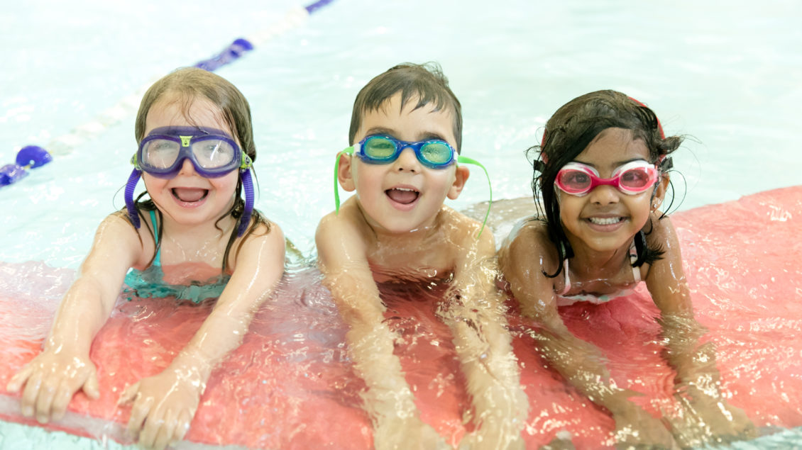 kids in swimming class